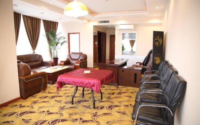 Longhua Business Hotel