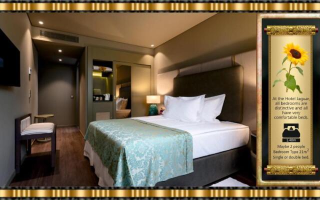 Hotel Jaguar Oporto - Airport to Hotel and City Center and Vice-Versa is a Free and Continuous Shuttle Service from 7AM to 8PM