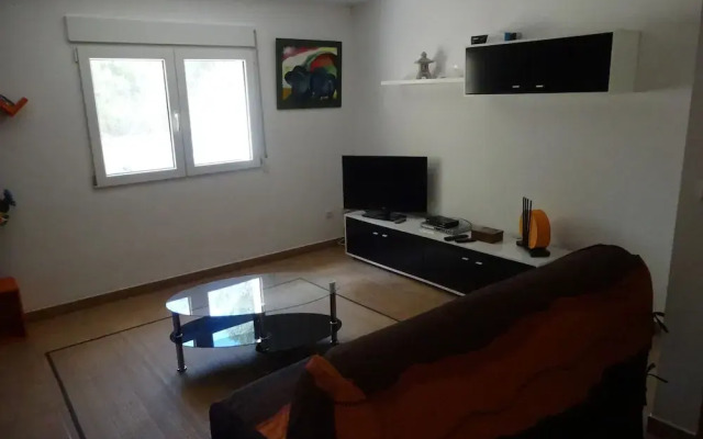 Apartment in Villa Quiet Residential Area Close to all Activities