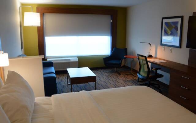 Holiday Inn Express & Suites Pittsburgh - Monroeville, an IHG Hotel