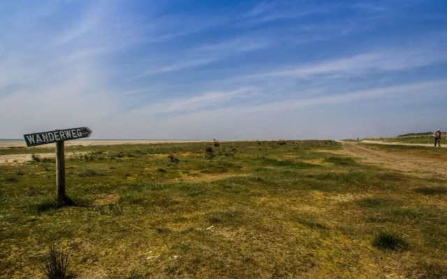 Dunenhuus Ost Modern Retreat