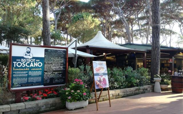 Hu Park Albatros Village