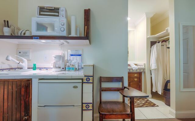 The Caribbean Court Boutique Hotel