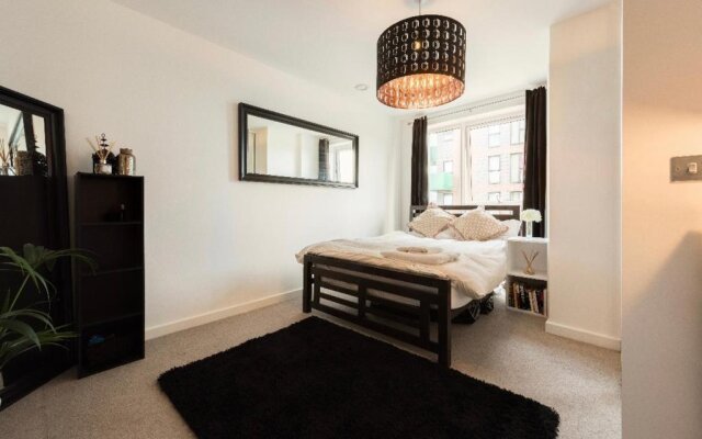 Luxury new apartment, 15mins from Bond St.