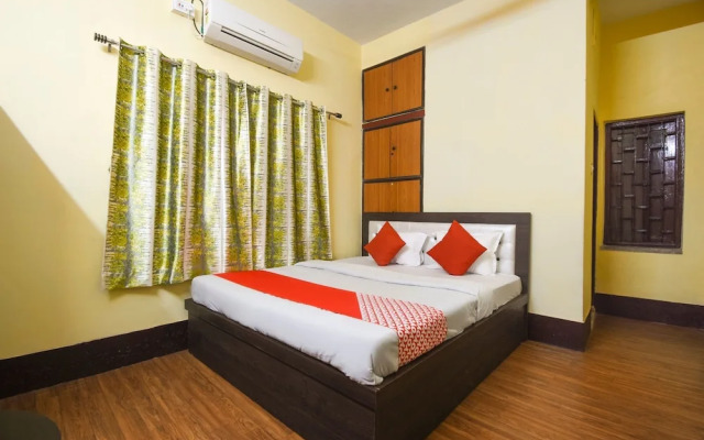 OYO 49183 Meera Guest House