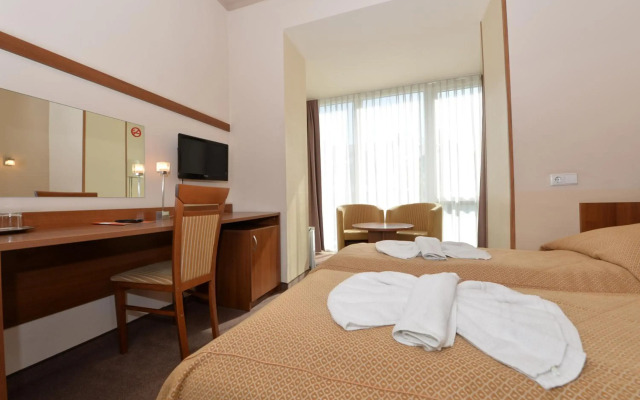 Palangos Zuvedra Hotel