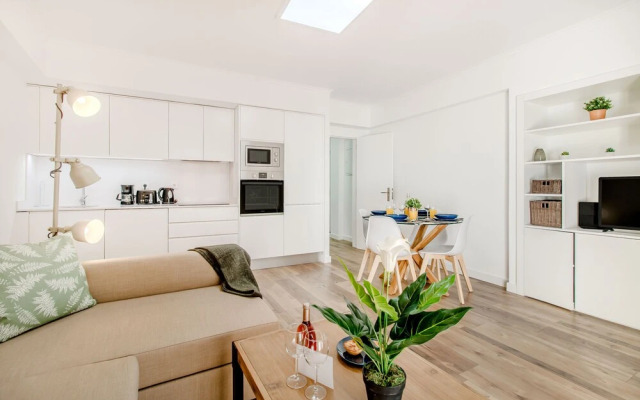 Lisbon Stay at Santo António Flat