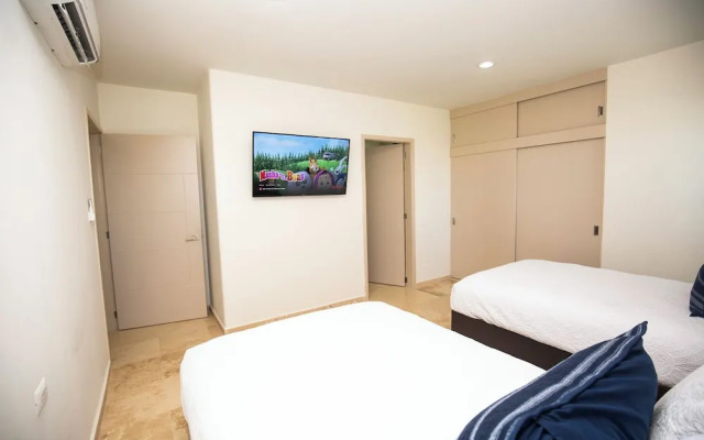 Elegant Condo at Playa Brujas