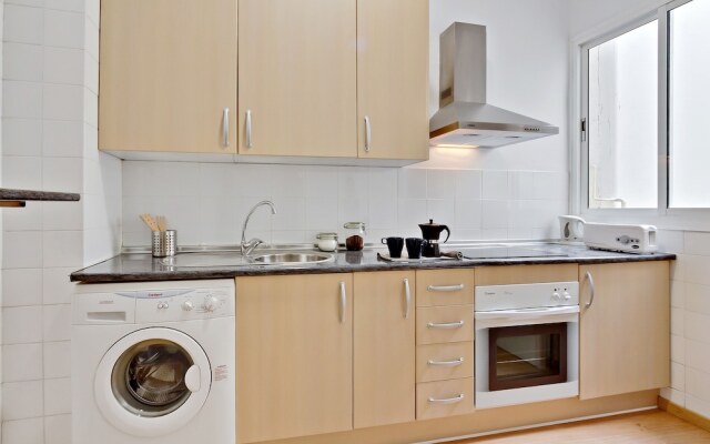 Del Parque Flats - Alvarez