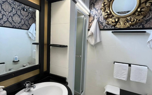 Spanish Steps bedroom