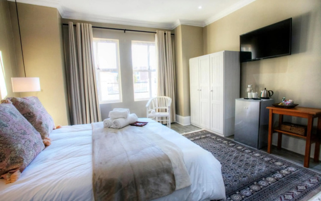 23 On Glen Guest House