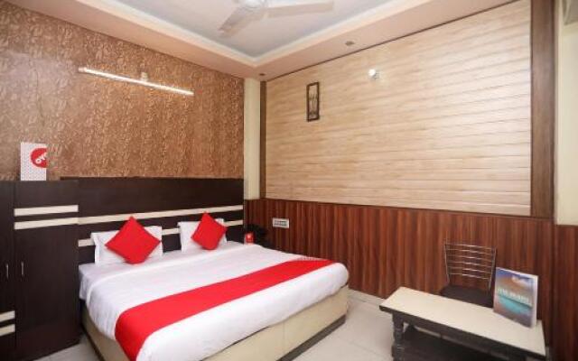 OYO 18541 Hotel Haridev