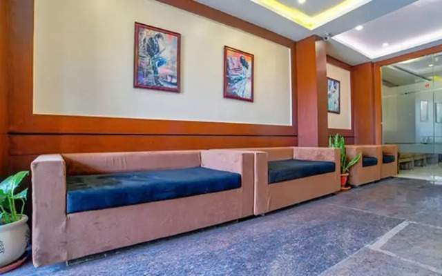 Fabhotel Grand Raj