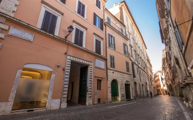 Tree Charme Parliament Suites