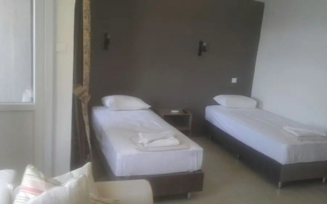 Hotel Leon