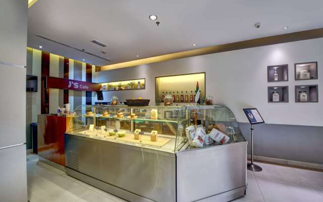 Howard Johnson Plaza By Wyndham Dubai Deira