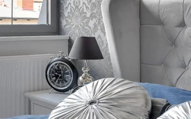 Welcome Apartment - Old Town Smart City