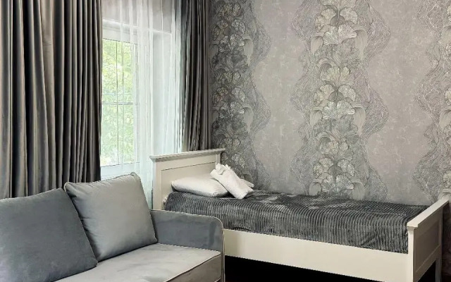 Уманский дом Семь Башен