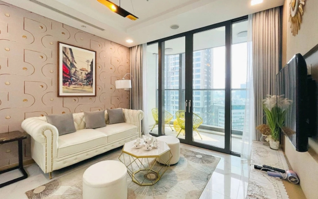 DongDong Skyview APT in Landmark81 Tower