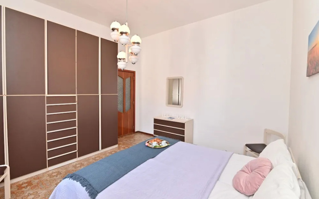 IzzHome Colonial