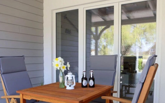 Fordebrise Modern Retreat