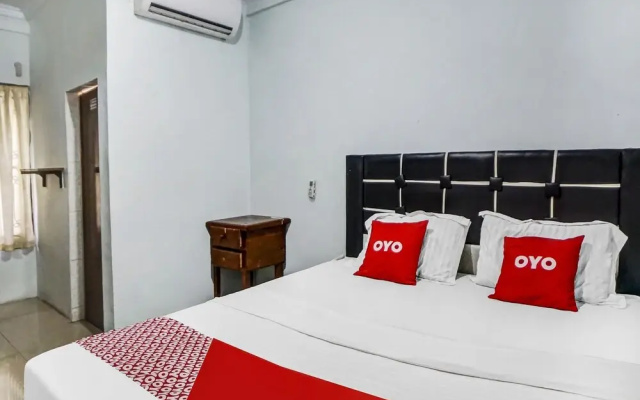 RedDoorz near Plaza Medan Fair