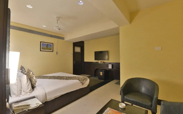 Hotel The Golden Oak Central by Citrus Prime