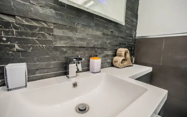 Cottage Hide-out