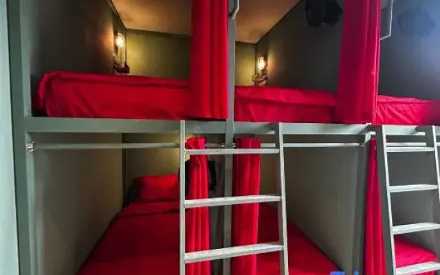 Whoopers Hostel Ao Nang - By The Beach