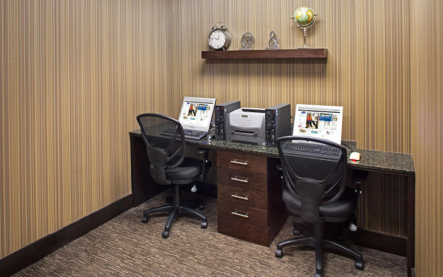 Hampton Inn & Suites By Hilton Toronto Airport