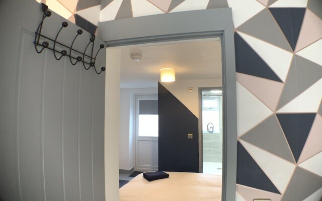 Grand Central Budget Modern Apartments