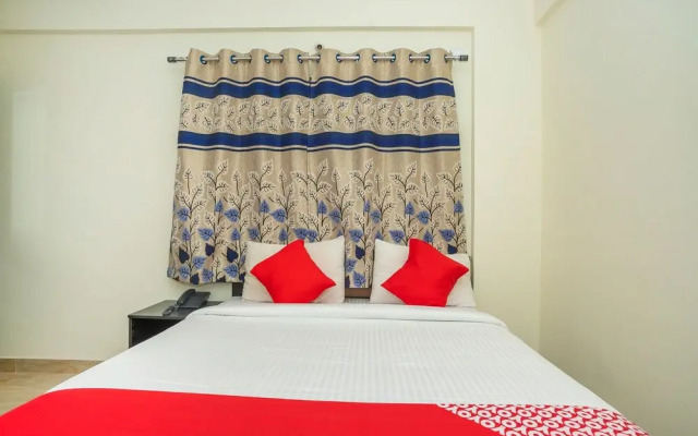 Oyo 28119 Omkar Global Inn