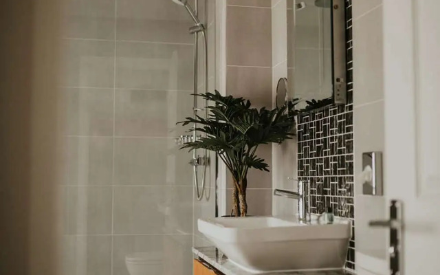 Best Western Plus Croft Hotel