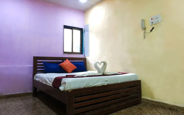 Amrapali Hotel