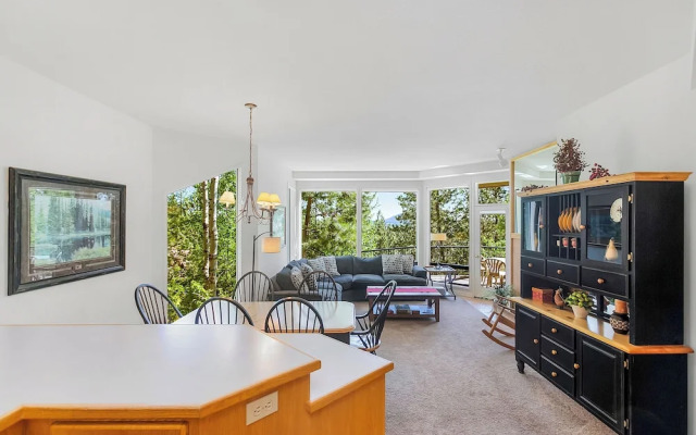 Snowcap Escape at Mount Bachelor