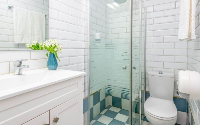 Gesher HaZiv TravelHotel