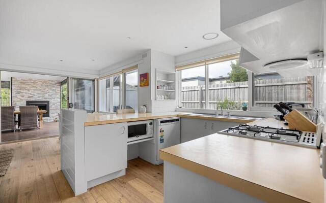 Iluka - coastal family living, only 700m to beach