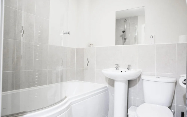 Flexi-Lets@Old Rectory Court, Frimley