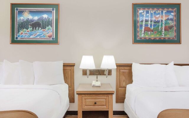 Courtyard Hotel & Event Center