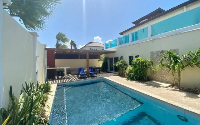 Villa Pool Walk To Palm Beach Ideal For Groups