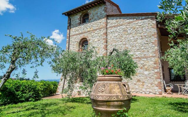 Lovely Villa With Pool in Splendid Panoramic Location-villa Roberta