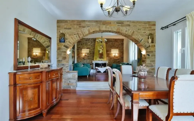 Charming 3-bedroom House in Tinos