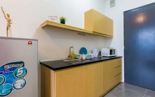Luzzeri Suite Empire Damansara