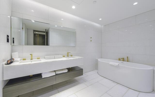 DXB - Five - 41102 - PJ