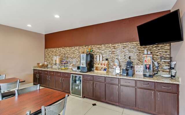 Americas Best Value Inn Houston at FM 529