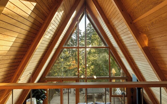 The Tranquil Pines A-frame Cabin Spectacular Views!