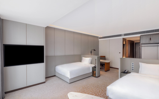Crowne Plaza Qingdao Jinshui by IHG – Guest Rooms – Qingdao