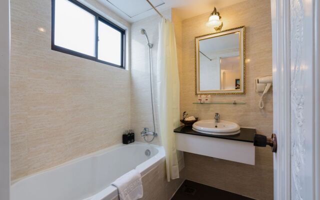 Hampton Hotel By Jinnu Lai