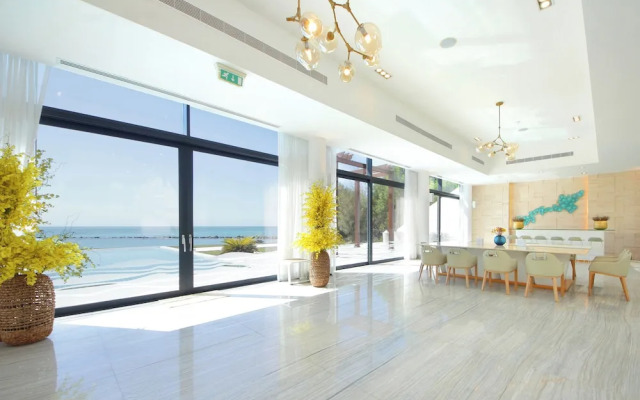 Royal Retreat Villa at Nurai Island