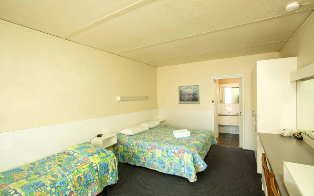 Parkside Inn Motel
